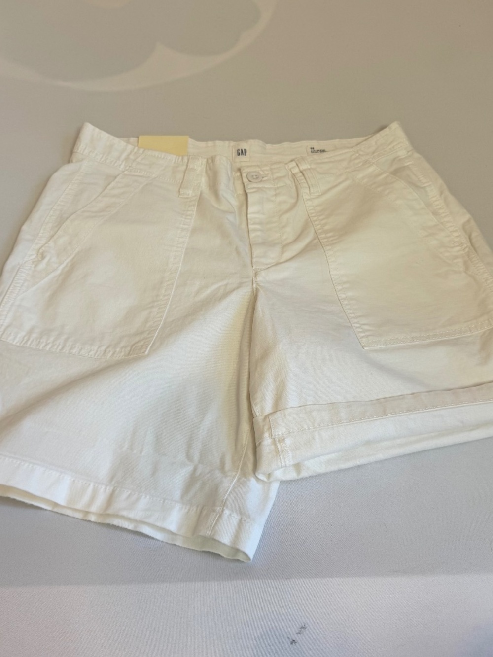 NWT Gap Girlfriend Chino Shorts Mid rise Stretch Sz 6 White